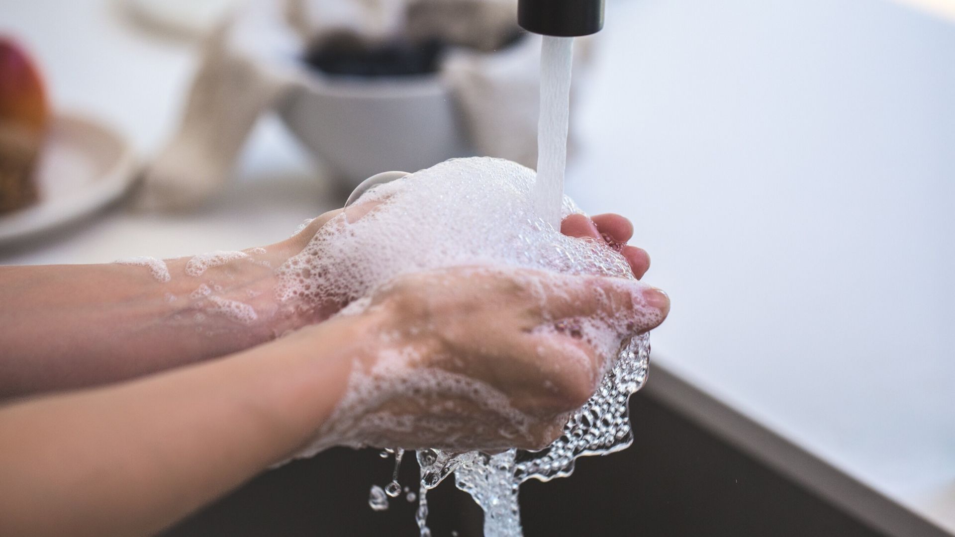 Сапуните – какво трябва да знаем, преди да започнем да си мием ръцете