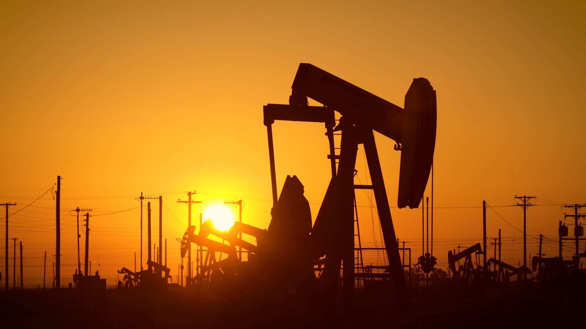 Цената на петрола доближава $100 за барел