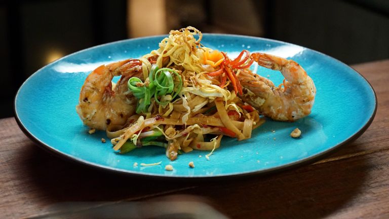 Екзотичните пресни билки идват с тайландската кухня в "The Chef's Line"